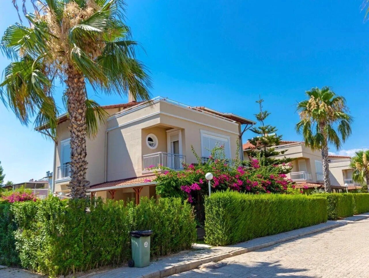 Imaginea Paradise Town Villa Hadrian 3*